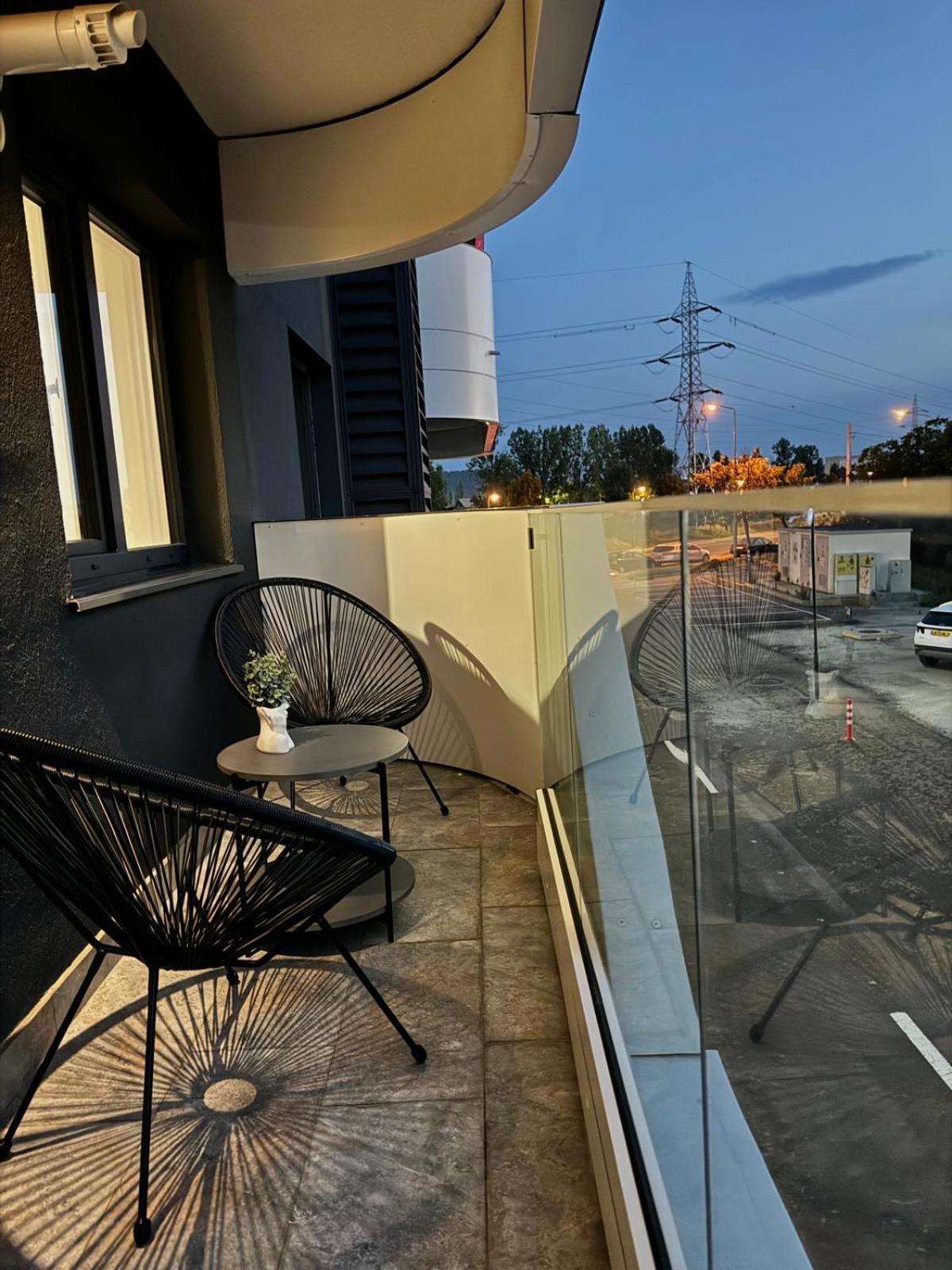 Luxury Blue Apartment Iasi Exterior foto